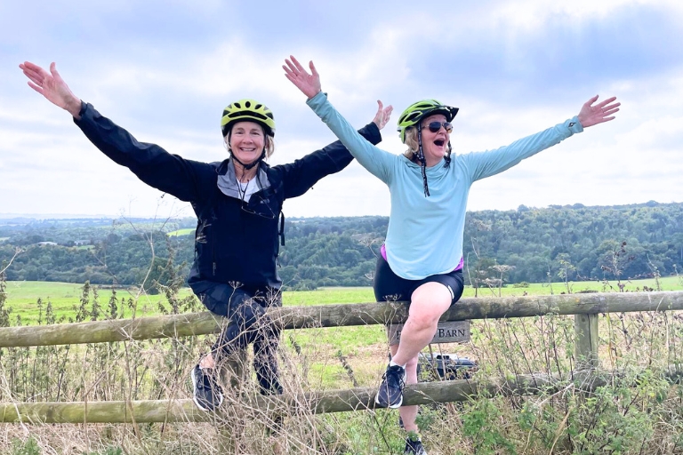 happy-cyclists-cotswolds