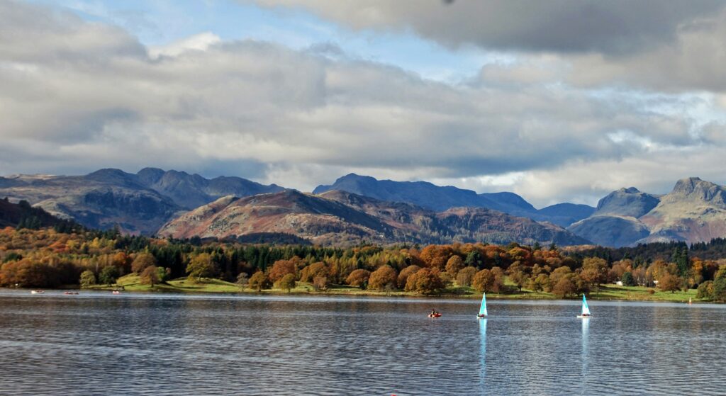 White boat on Lake Windermere - Lake District