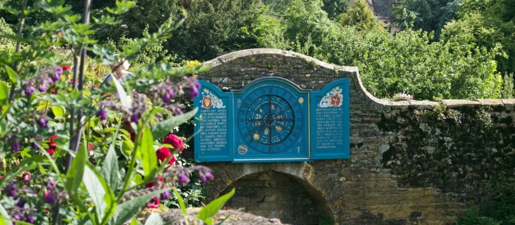 nychthemeron-clock-snowshill-manor