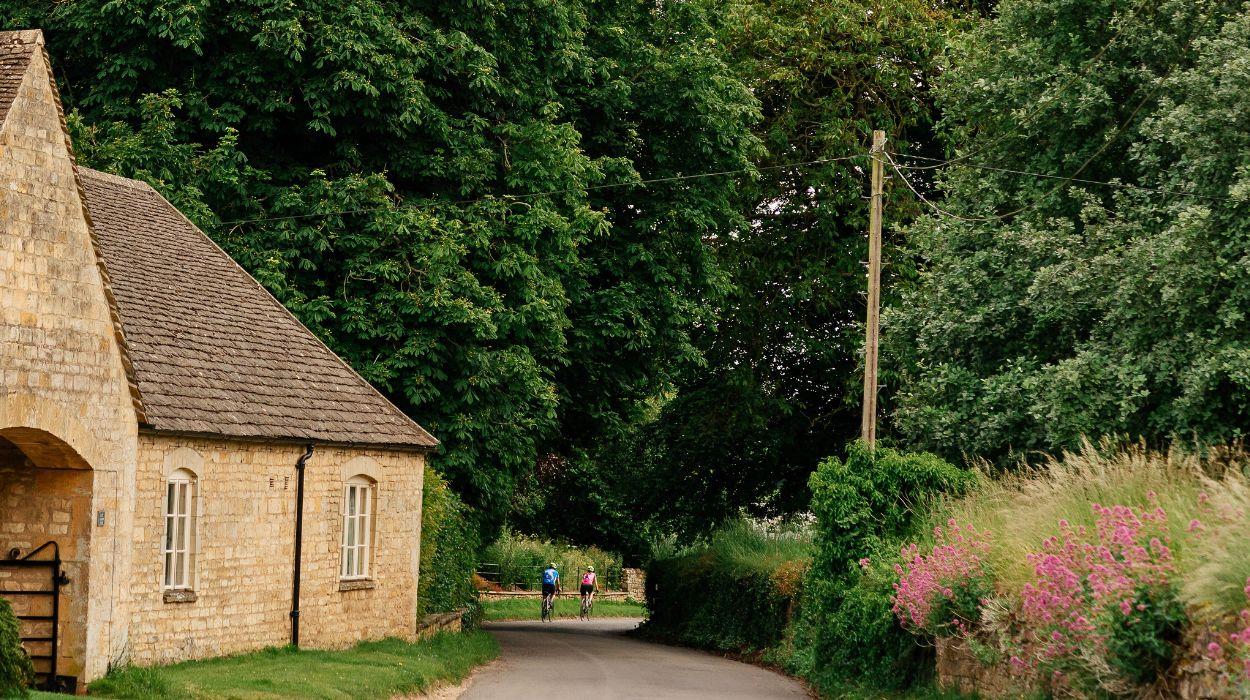 cycle-the-2027-tour-start-8_rsz_10092025110447464jpg