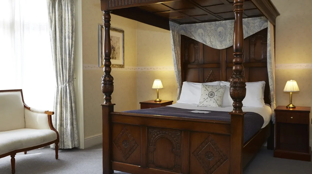 the-royal-george-hotel-birdlip-1_rsz_11062026133421024png