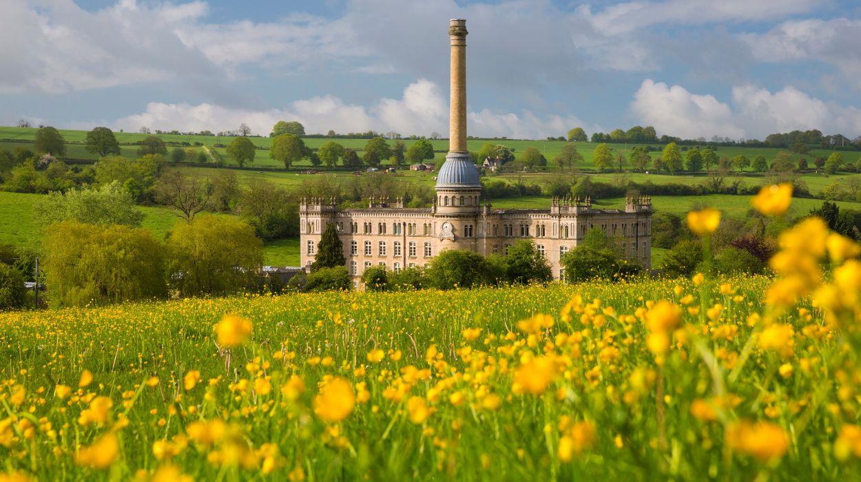 walk-clarksons-farm-tour-gallery-2_rsz_03092025141905272jpg